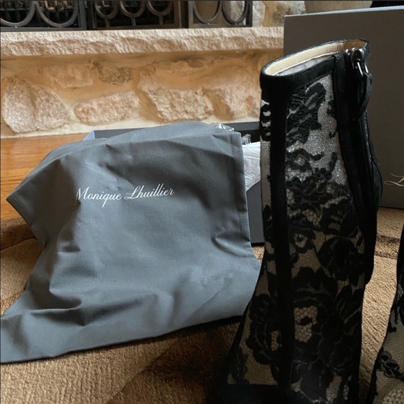 Monique Lhuillier Serena Lace Peep - Picture 8 of 8